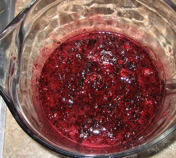 berry jam cooked in the microwave