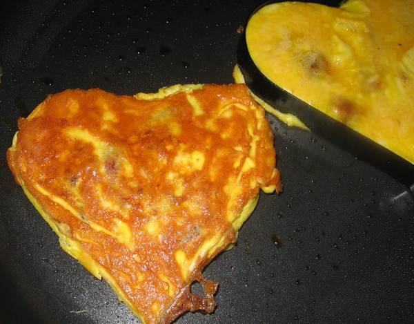 heart shape omelettes