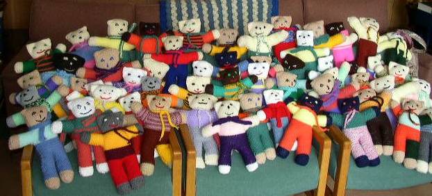 knit and crochet teddies for tragedy