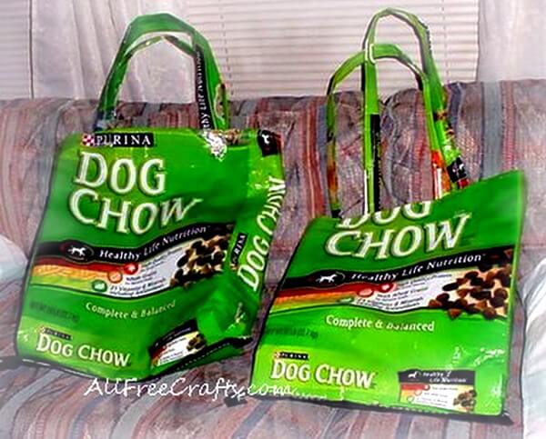 https://www.allfreecrafts.com/dev/wp-content/uploads/2013/08/dogfood-tote.jpg