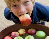 apple bobbing