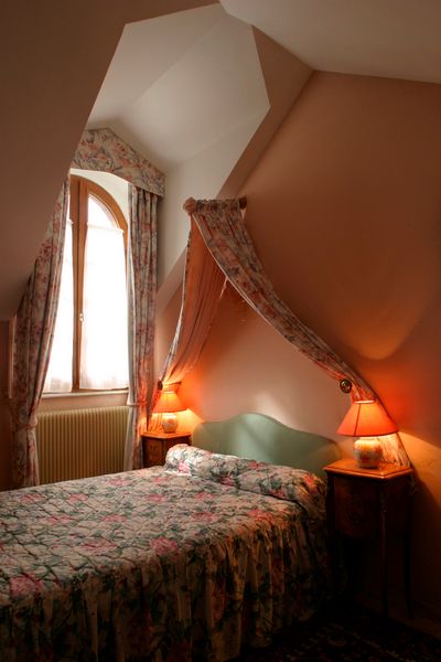 bedroom decorated with sheets