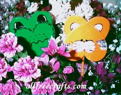 frog and cat heart stakes from wood or foam