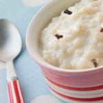 rice pudding and raisins in bowl