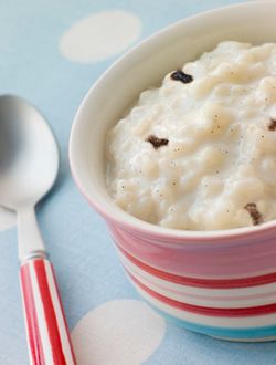 rice pudding and raisins in bowl