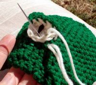 Attaching the eye to the frog